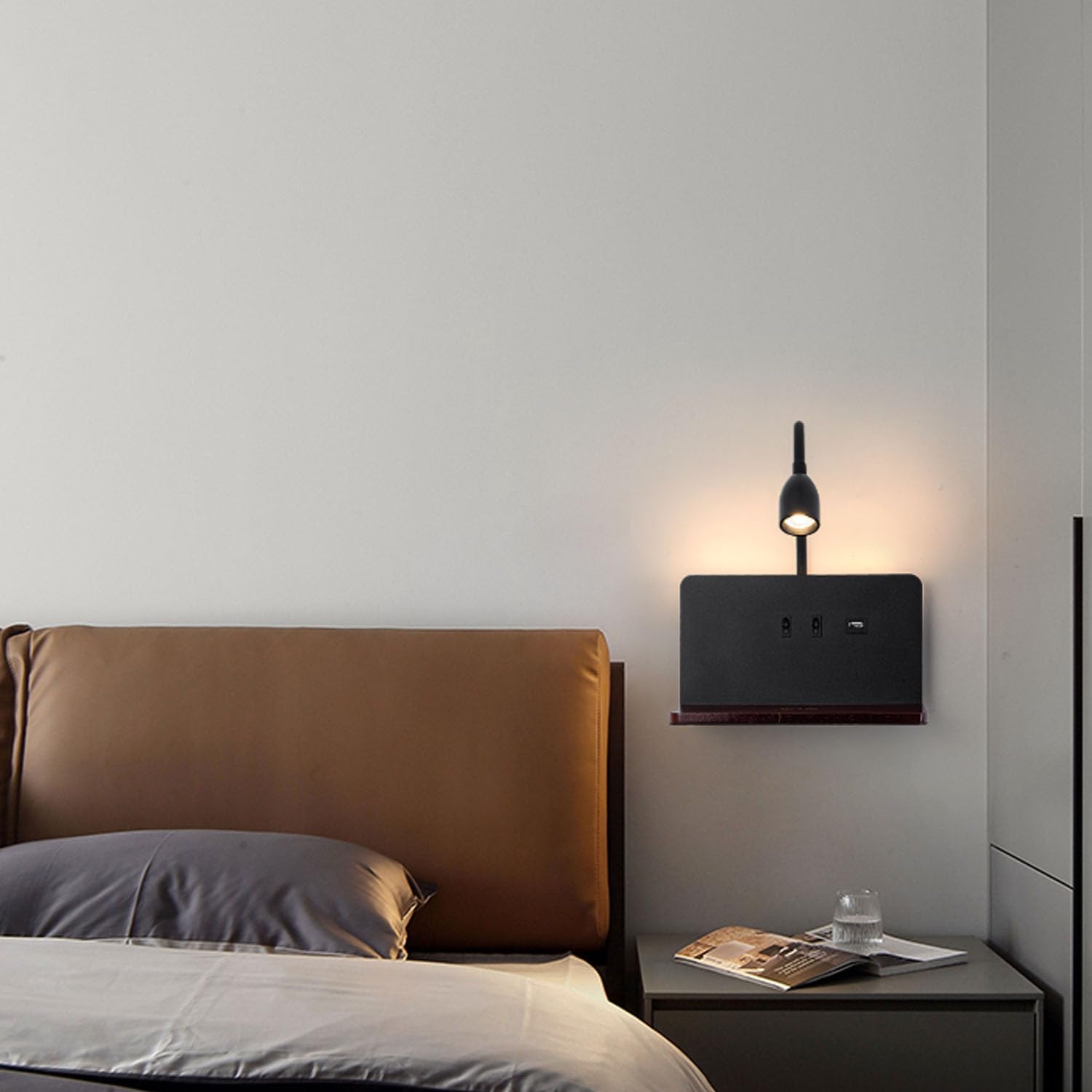 Weiß LED Innen Wandleuchte mit Stecker, Schlafzimmer Wandlampe mit USB-AnschlüSse und 10W Wireless Charger, Verstellbare und Flexible Schwanenhals Leselampe, 3000K Bettlampe mit Hintergrundbeleuchtung