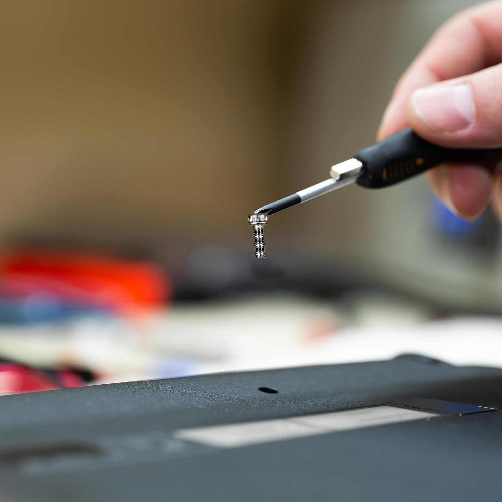 410 Stück M2 Senkkopf-Innensechskantschrauben, 10,9-Kohlenstoffstahl Vollgewinde-Maschinenschrauben, Muttern und Unterlegscheiben Sortiment mit Inbusschlüsseln