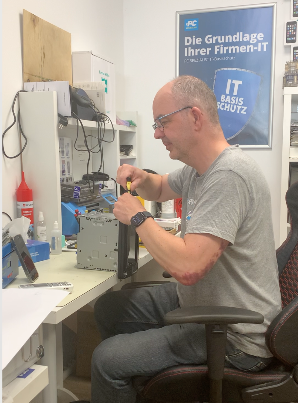 Reparaturservice für VW / Skoda Discover Media MIB2 PQ &amp; Composition Media PQ Ghost Touch NAVI