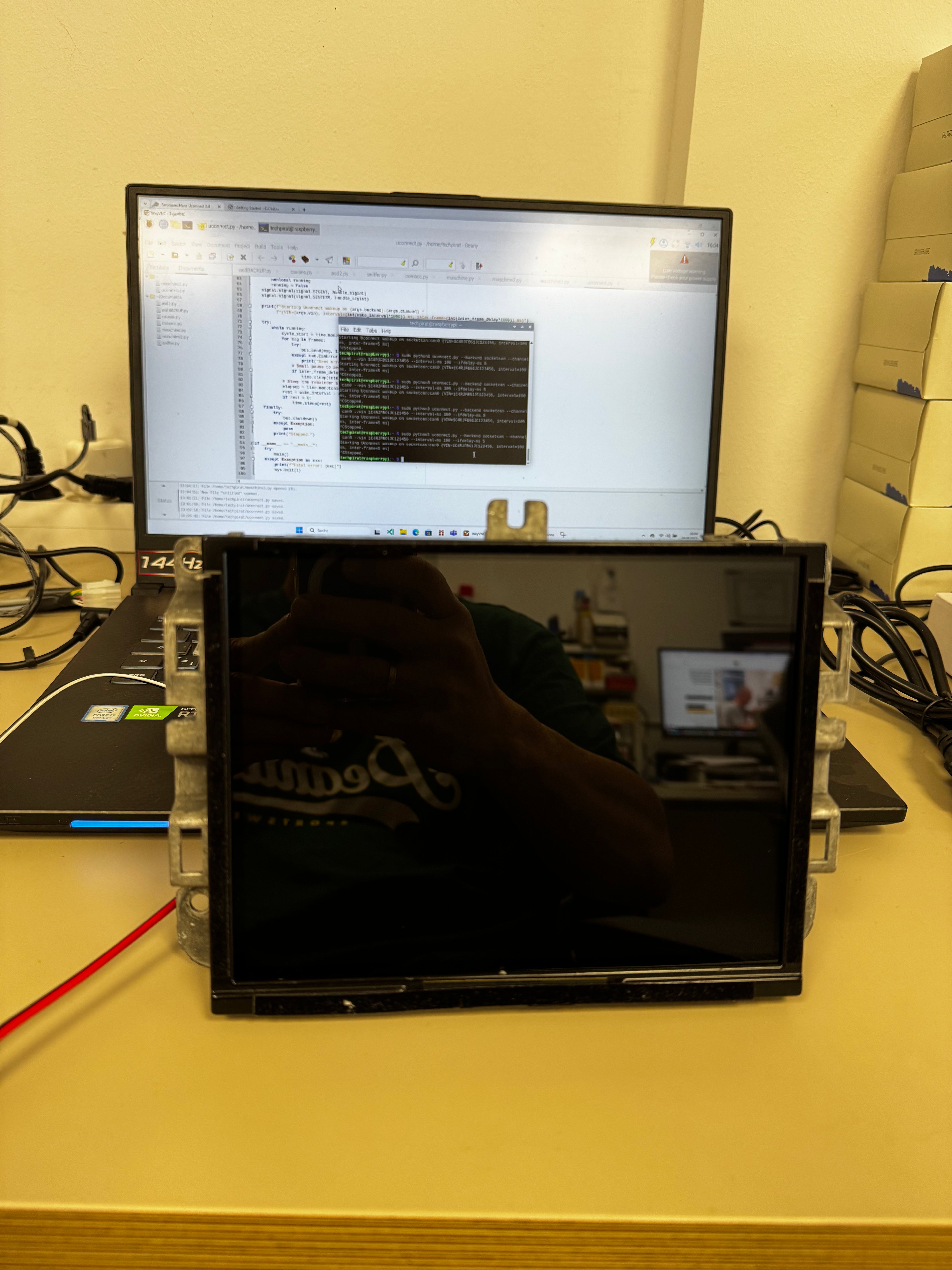 Reparaturservice für Jeep / Dodge / RAM / Chrysler – Uconnect 8.4” (Ghost Touch & Display Reparatur)