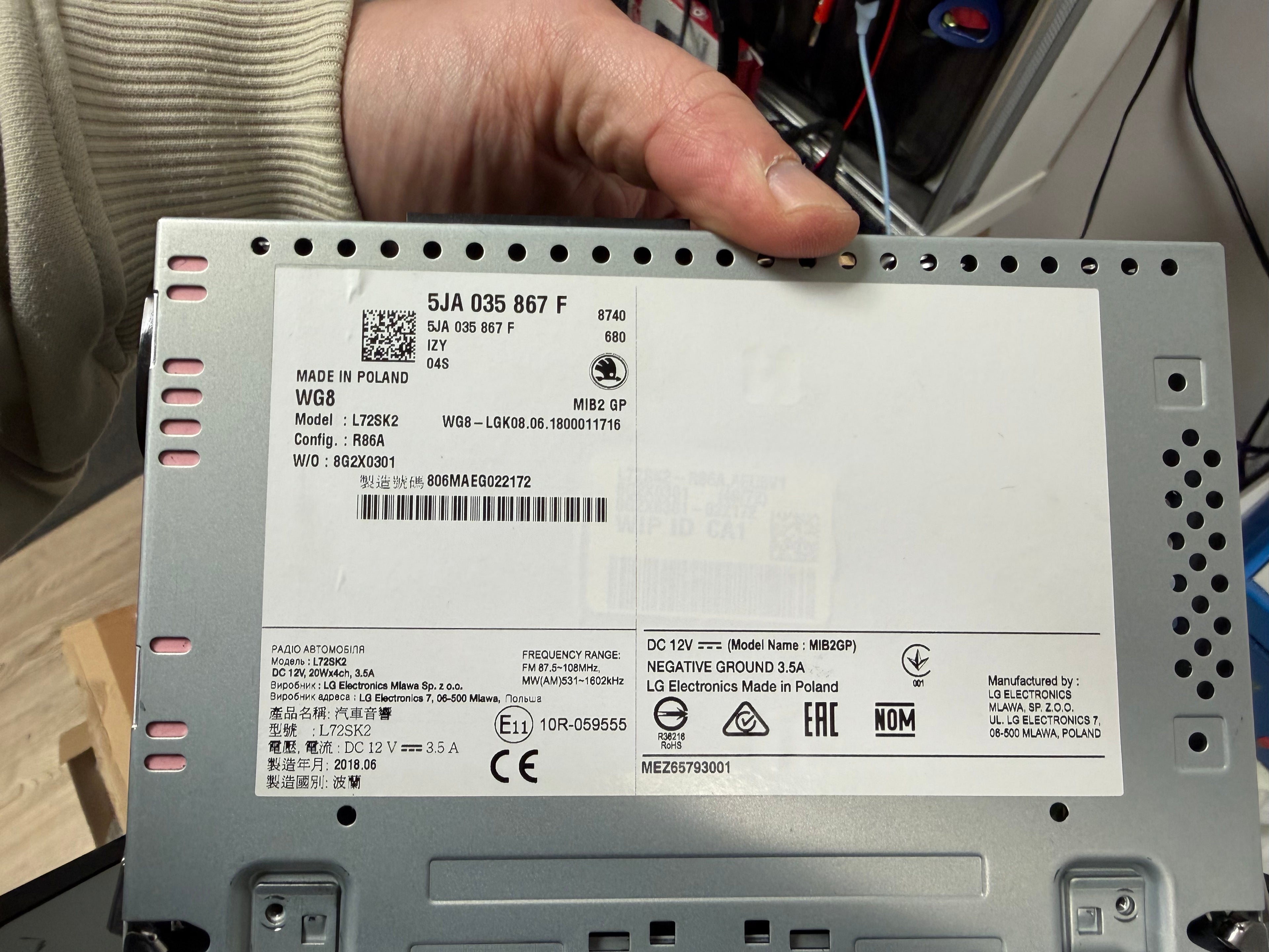 LCD Reparaturservice – Skoda Autoradio Swing (5JA 035 867 F) LCD Tausch