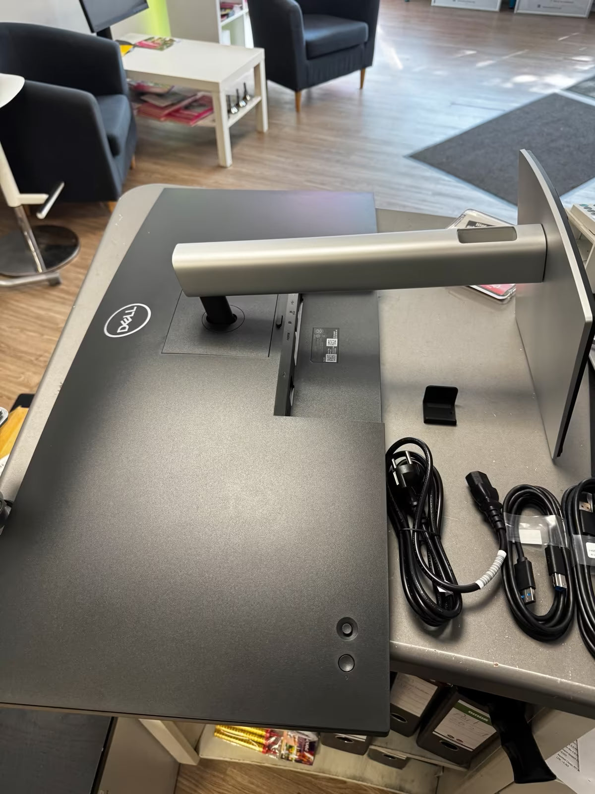 Dell P3421W, 34 Zoll Monitor IPS Auflösug 3440x1440 black-silver, refurbished, curved