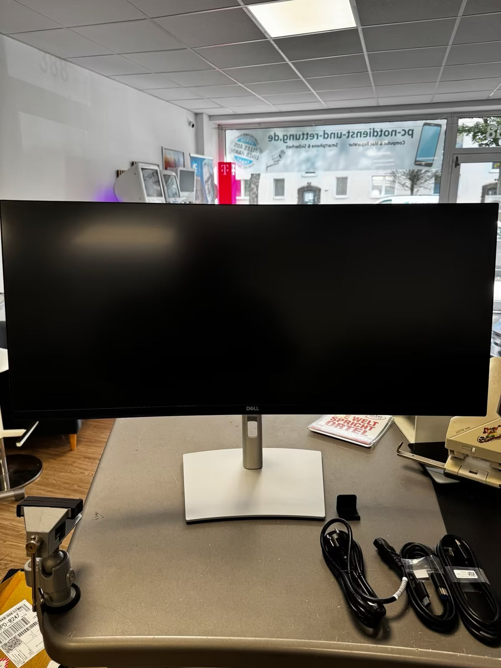 Dell P3421W, 34 Zoll Monitor IPS Auflösug 3440x1440 black-silver, refurbished, curved