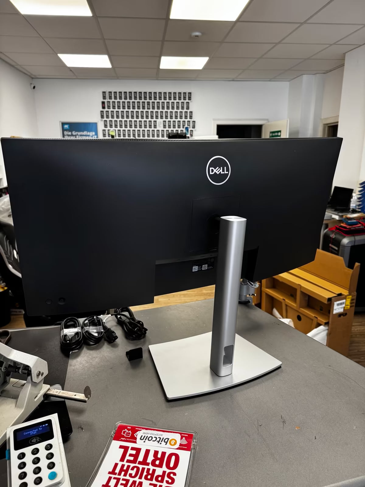 Dell P3421W, 34 Zoll Monitor IPS Auflösug 3440x1440 black-silver, refurbished, curved