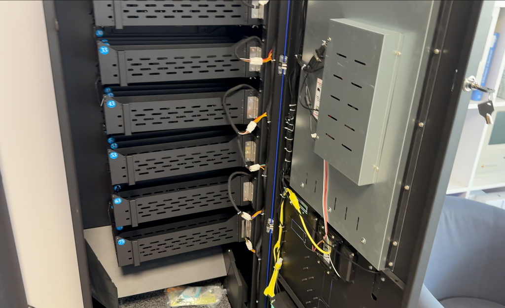 Indoor Vape- / Zigaretten- Automat für Handel und Gastronomie